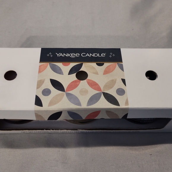 NWT! Yankee Candle Set (3pc Set) - Picture 2 of 9